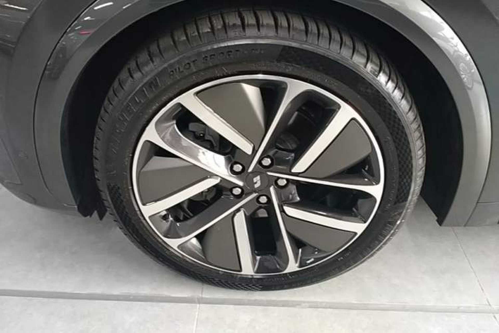 Used Li Auto L7 2024 MAX Model Left Front Wheel Hub
