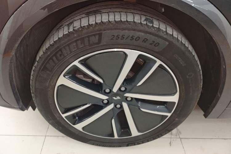 Used Li Auto L7 2024 MAX Model Left Front Wheel Hub