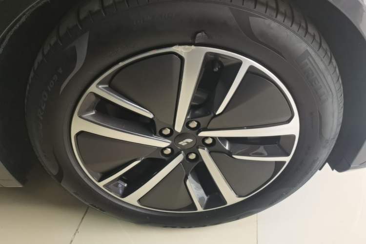 Used Li Auto L7 2024 Pro Model Left Front Wheel Hub