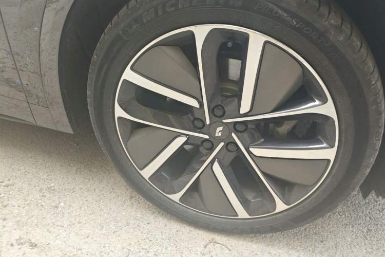 Used Li Auto L7 2024 Pro Model Right Front Wheel Hub