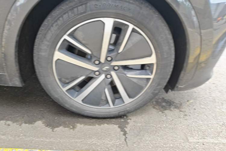 Used Li Auto L7 2024 MAX Model Right Front Wheel Hub