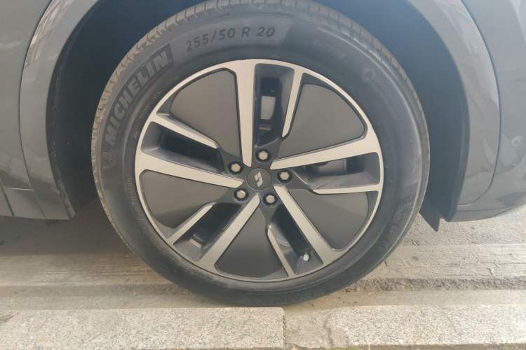 Used Li Auto L7 2024 MAX Model Right Front Wheel Hub