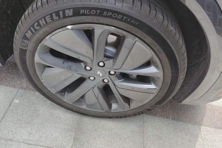 Used Li Auto L7 2024 Ultra Model Right Front Wheel Hub