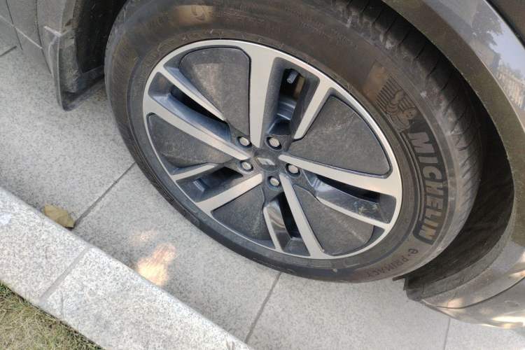 Used Li Auto L7 2024 MAX Model Right Front Wheel Hub