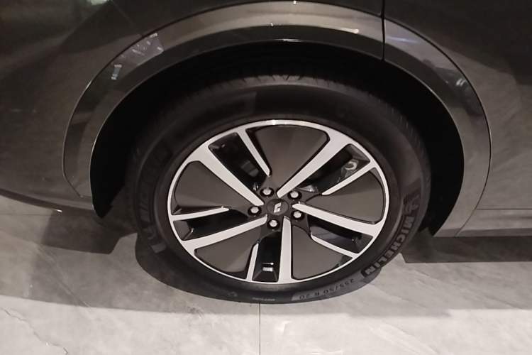 Used Li Auto L7 2024 MAX Model Right Rear Wheel Hub