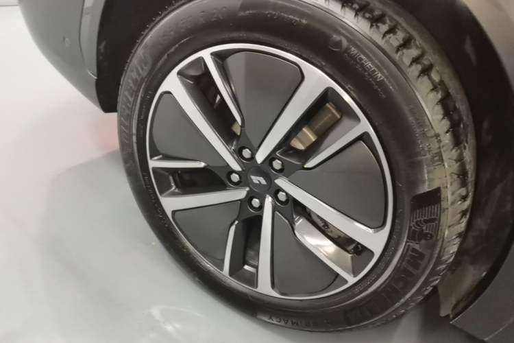 Used Li Auto L7 2024 Pro Model Right Rear Wheel Hub