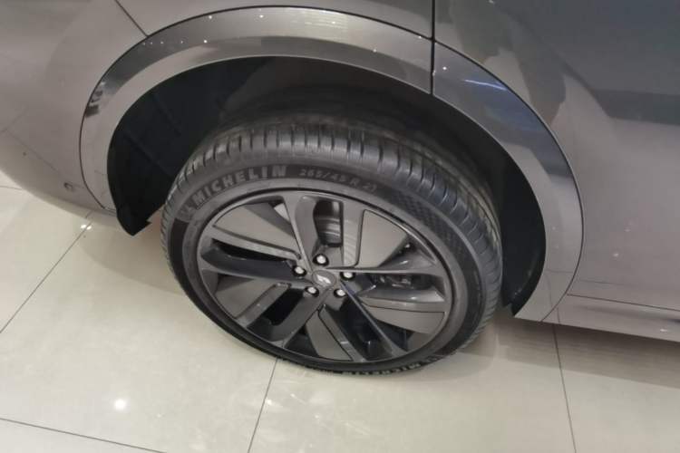 Used Li Auto L7 2024 Ultra Model Right Rear Wheel Hub