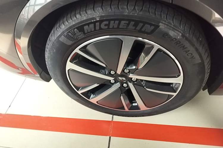 Used Li Auto L7 2024 Pro Model Right Rear Wheel Hub