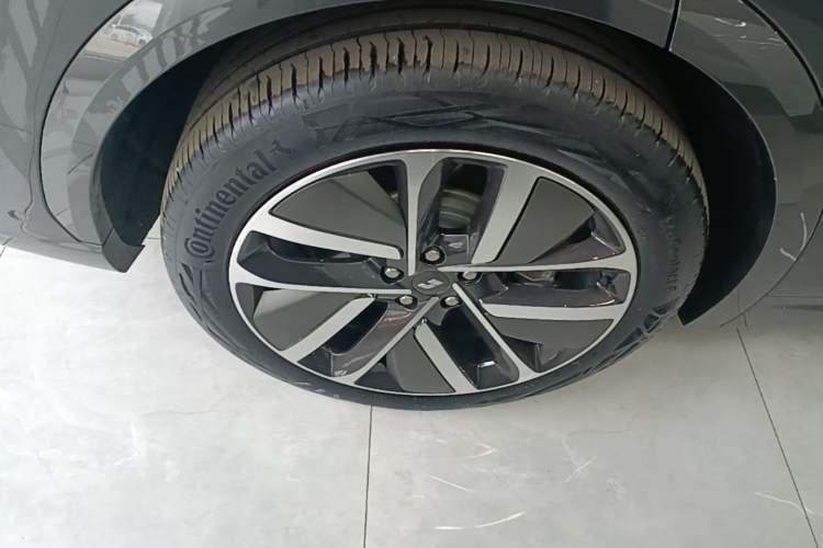 Used Li Auto L7 2024 Ultra Model Right Rear Wheel Hub