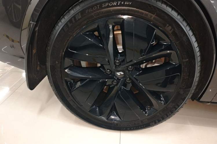 Used Li Auto L7 2024 Ultra Model Right Rear Wheel Hub