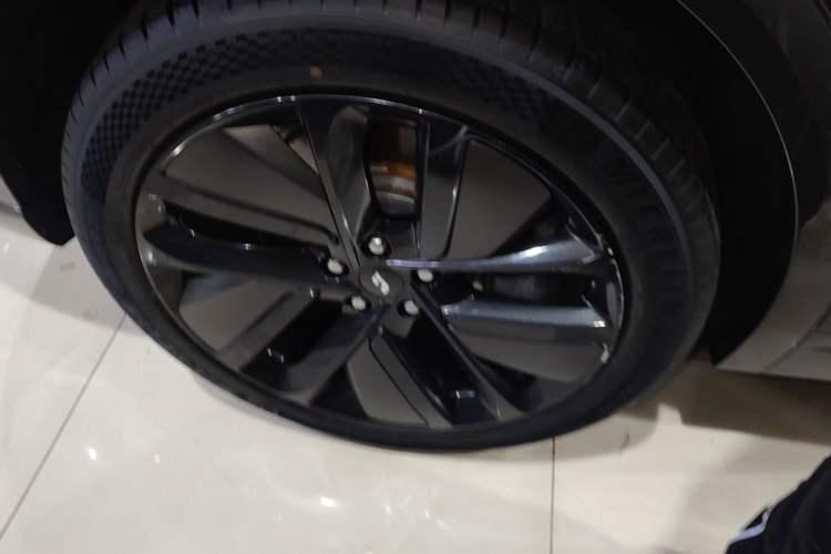 Used Li Auto L7 2024 MAX Model Right Rear Wheel Hub