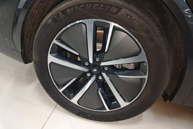 Used Li Auto L7 2024 MAX Model Right Rear Wheel Hub