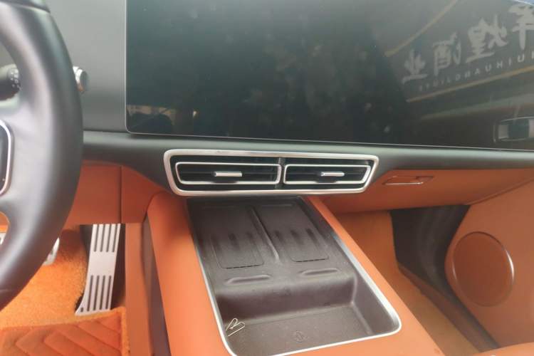 Used Li Auto L7 2024 MAX Model Audio And AC Panel