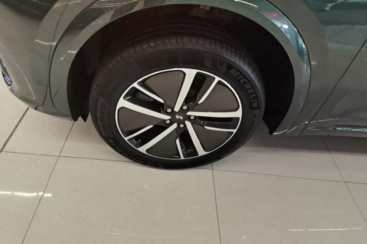 Used Li Auto L7 2024 MAX Model Exterior 4