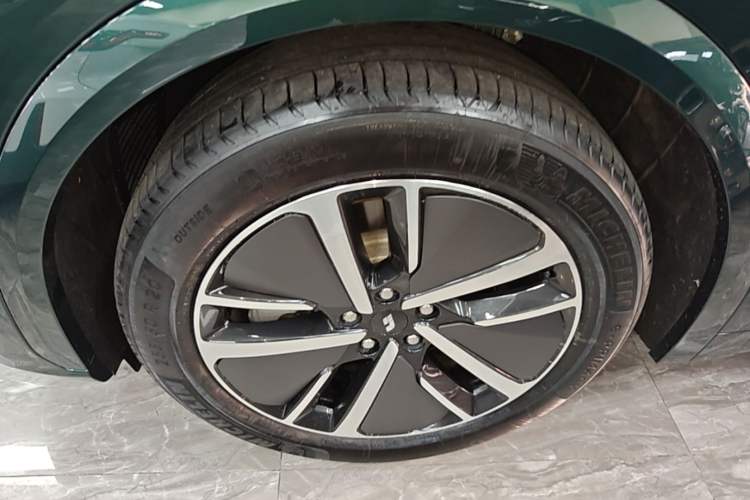 Used Li Auto L7 2024 MAX Model Left Front Wheel Hub