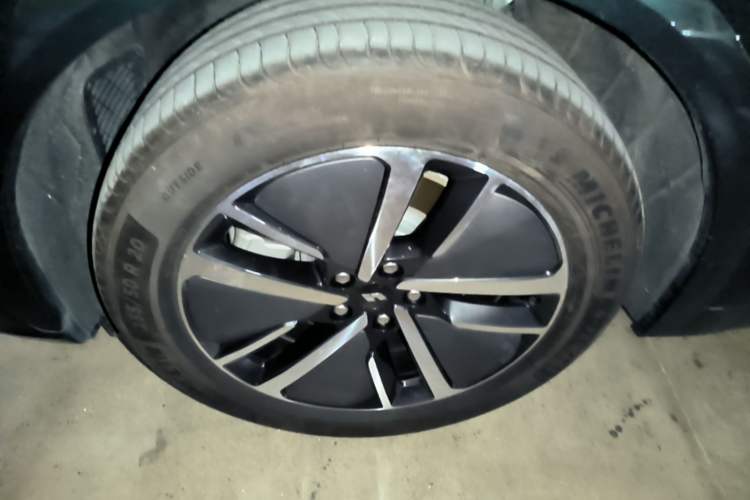 Used Li Auto L7 2024 MAX Model Left Front Wheel Hub