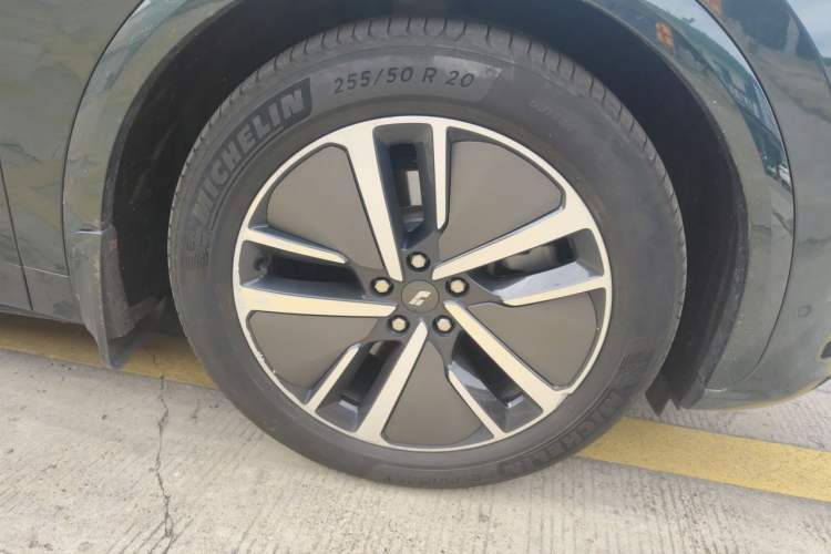 Used Li Auto L7 2024 MAX Model Right Front Wheel Hub