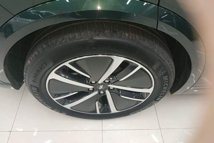 Used Li Auto L7 2024 MAX Model Right Rear Wheel Hub
