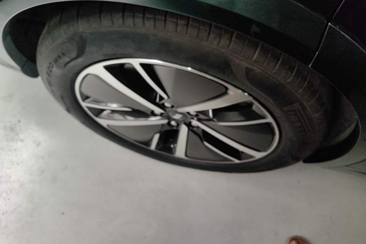 Used Li Auto L7 2024 Pro Model Right Rear Wheel Hub