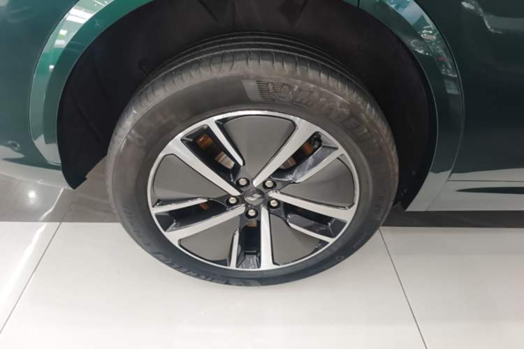 Used Li Auto L7 2024 MAX Model Right Rear Wheel Hub