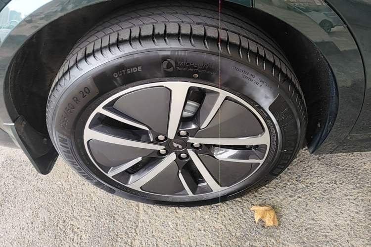 Used Li Auto L7 2024 MAX Model Right Rear Wheel Hub