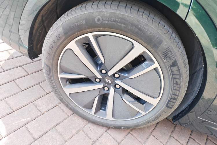 Used Li Auto L7 2024 MAX Model Right Rear Wheel Hub