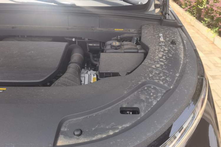 Used Li Auto L7 2024 Pro Model Engine Bay Left