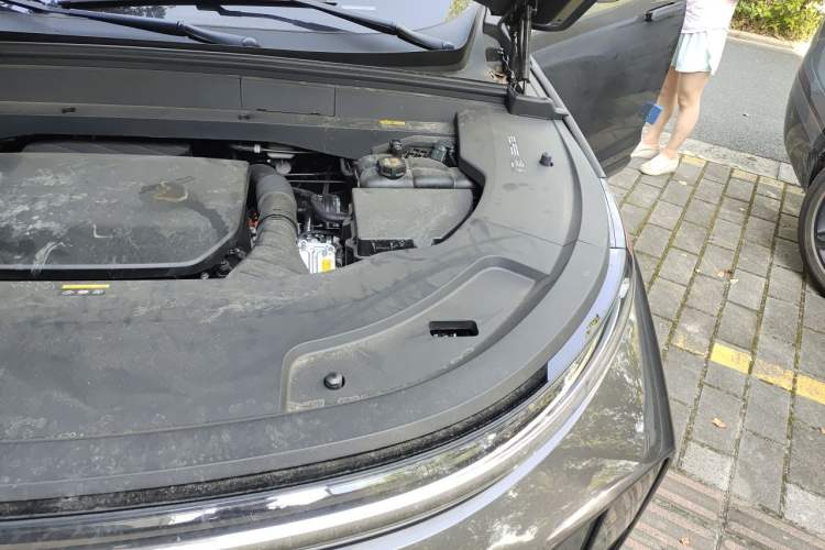 Used Li Auto L7 2024 MAX Model Engine Bay Left