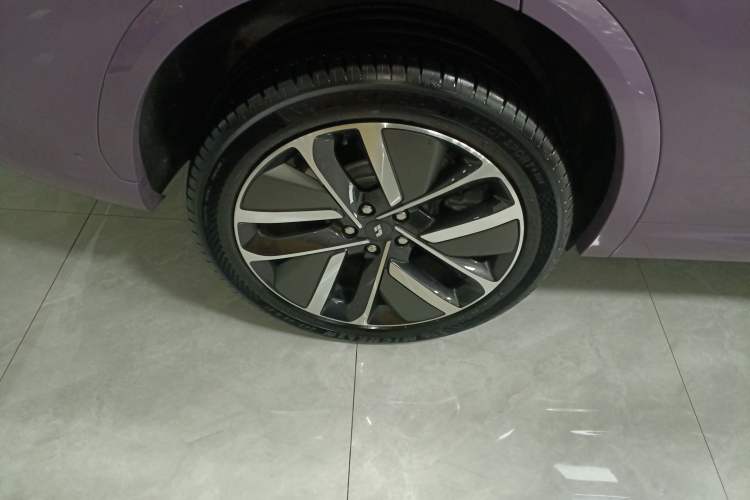 Used Li Auto L7 2024 Ultra Model Exterior 5