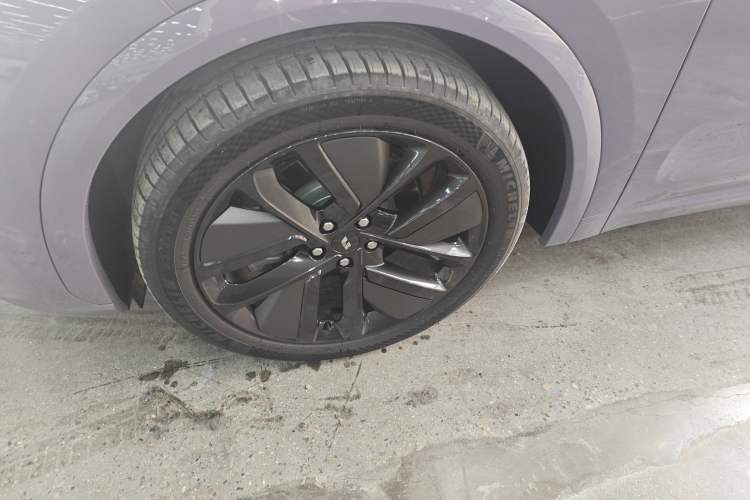 Used Li Auto L7 2024 Pro Model Left Front Wheel Hub