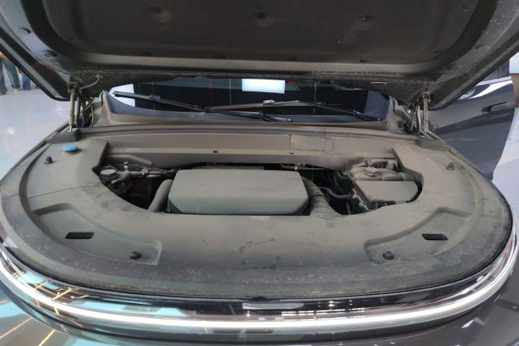 Used Li Auto L7 2024 Pro Model Engine Bay