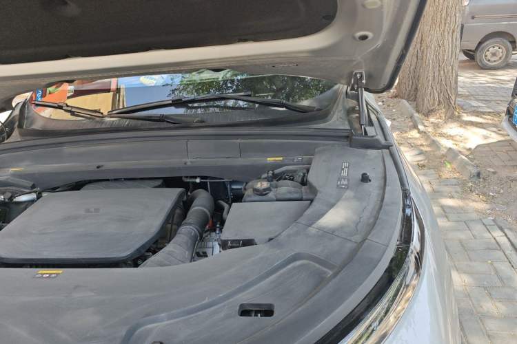 Used Li Auto L7 2024 Pro Model Engine Bay Left