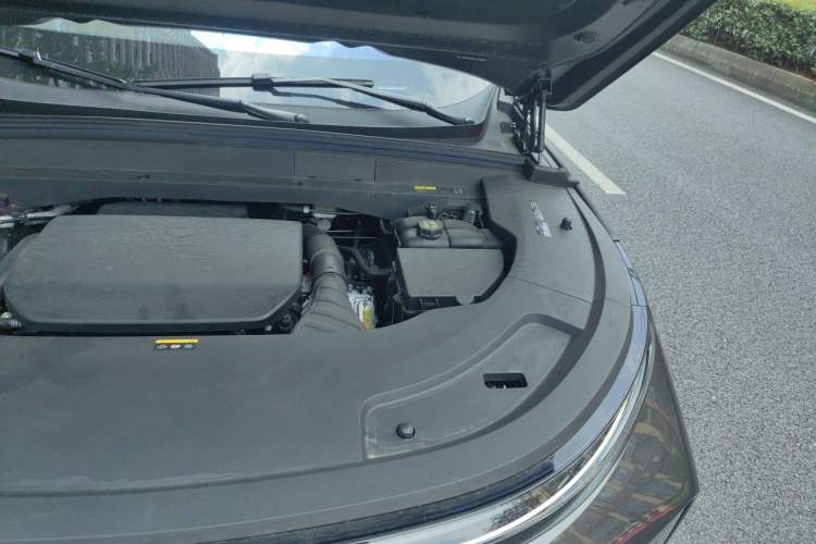 Used Li Auto L7 2024 MAX Model Engine Bay Left