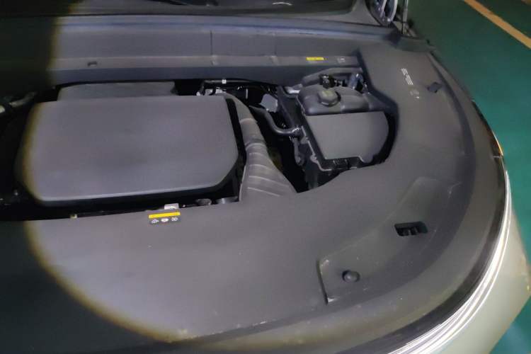 Used Li Auto L7 2024 Pro Model Engine Bay Left