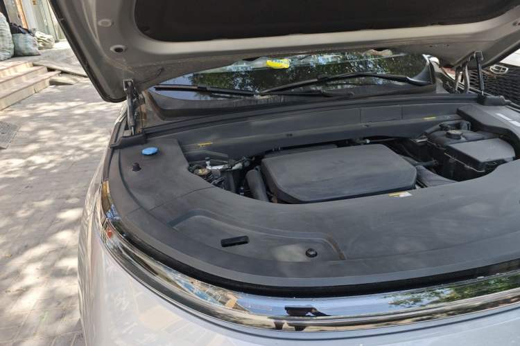 Used Li Auto L7 2024 Pro Model Engine Bay Right
