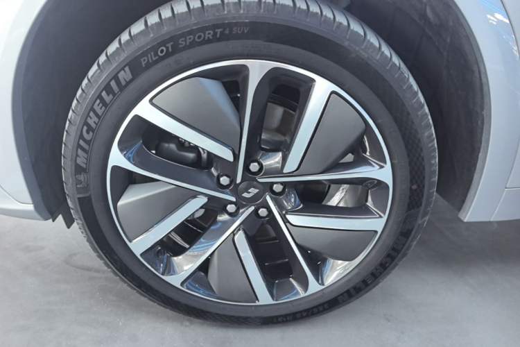 Used Li Auto L7 2024 MAX Model Exterior 4
