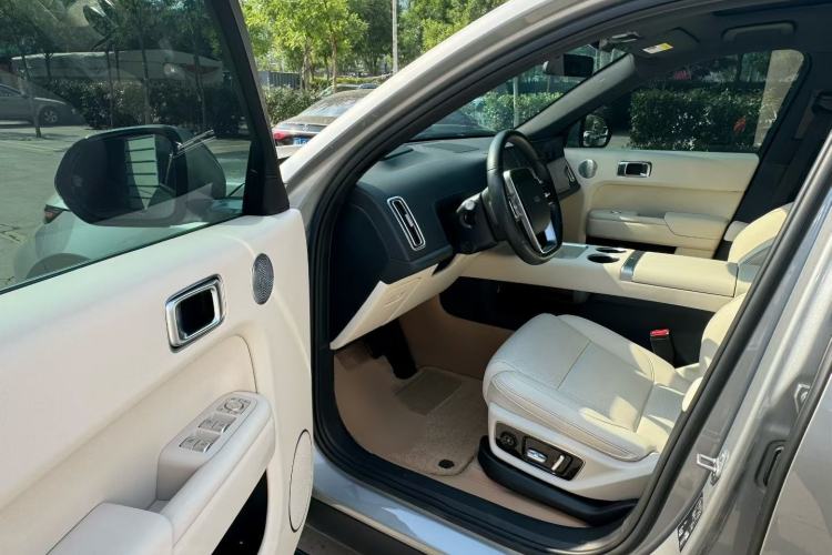 Used Li Auto L7 2024 MAX Model Interior 2