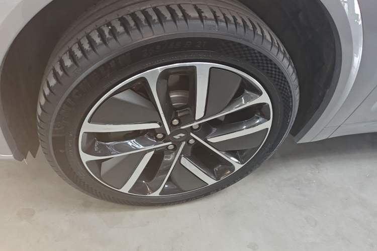 Used Li Auto L7 2024 MAX Model Left Front Wheel Hub
