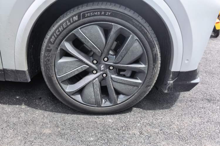 Used Li Auto L7 2024 MAX Model Right Front Wheel Hub