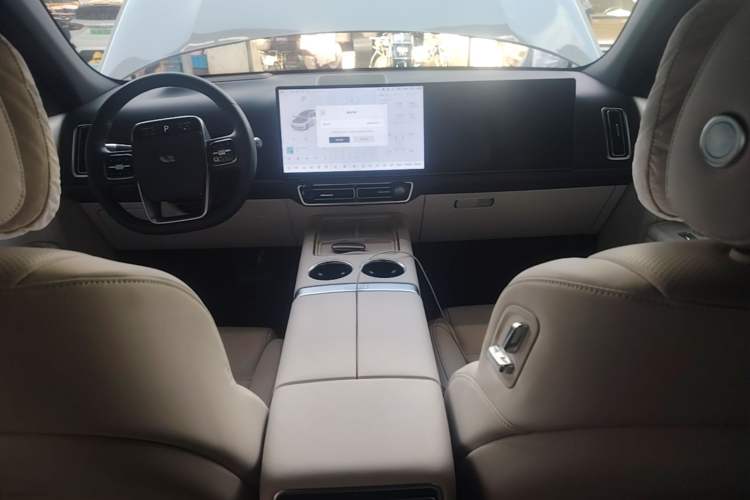 Used Li Auto L7 2024 Pro Model Center Console