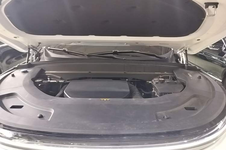 Used Li Auto L7 2024 Pro Model Engine Bay
