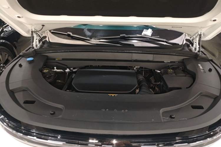 Used Li Auto L7 2024 Pro Model Engine Bay