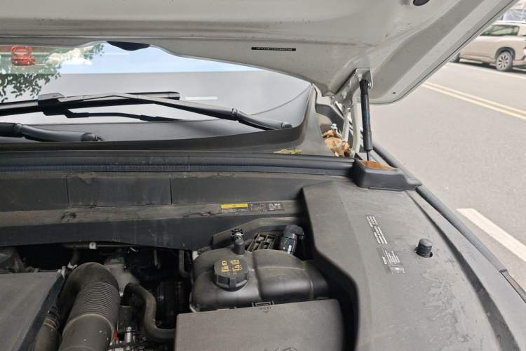 Used Li Auto L7 2024 Pro Model Engine Bay Left