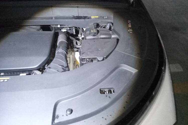 Used Li Auto L7 2024 Pro Model Engine Bay Left