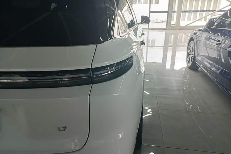 Used Li Auto L7 2024 Ultra Model Exterior 3