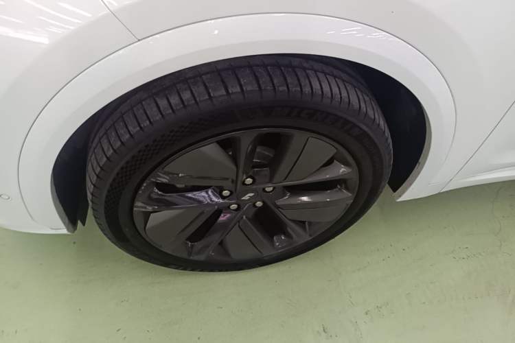 Used Li Auto L7 2024 Ultra Model Exterior 4