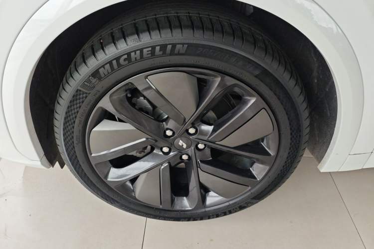 Used Li Auto L7 2024 Ultra Model Exterior 4