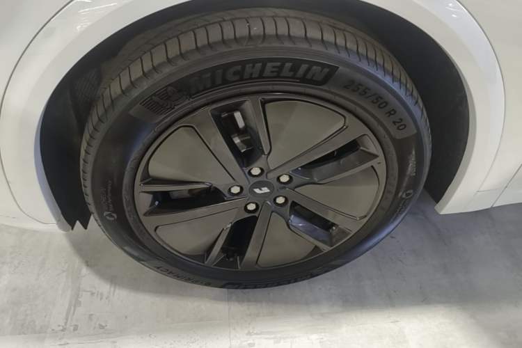 Used Li Auto L7 2024 MAX Model Exterior 4