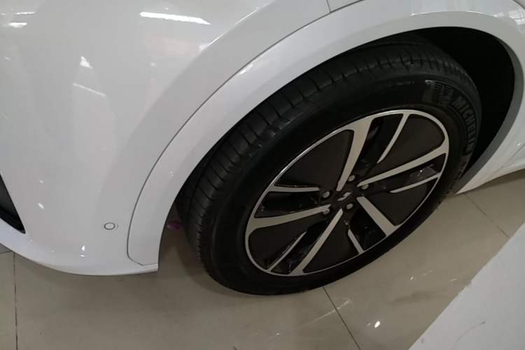 Used Li Auto L7 2024 MAX Model Exterior 4