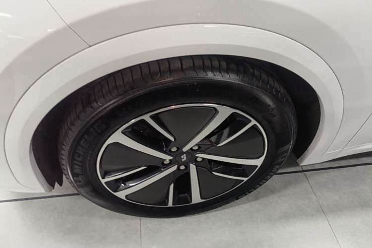 Used Li Auto L7 2024 MAX Model Exterior 4